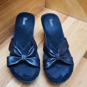 Bass sandal heels